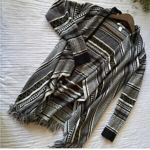 Canyon River Open Cardigan · Black & White Fringe Hem Size Large